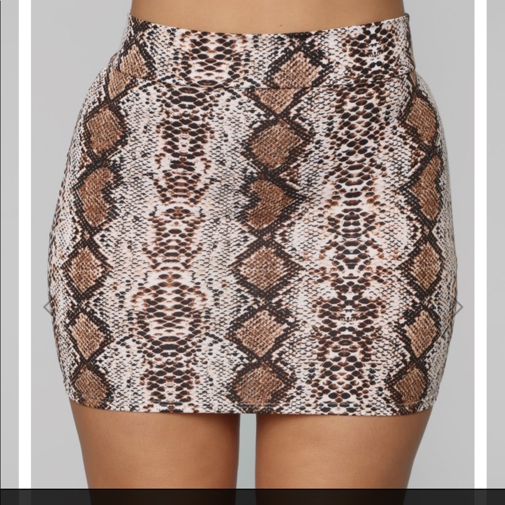 Fashion nova skirt.